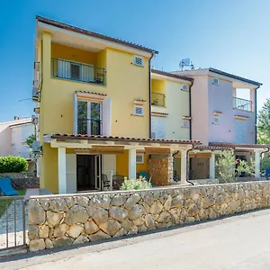 Guki Reihenhäuser Apartment Malinska